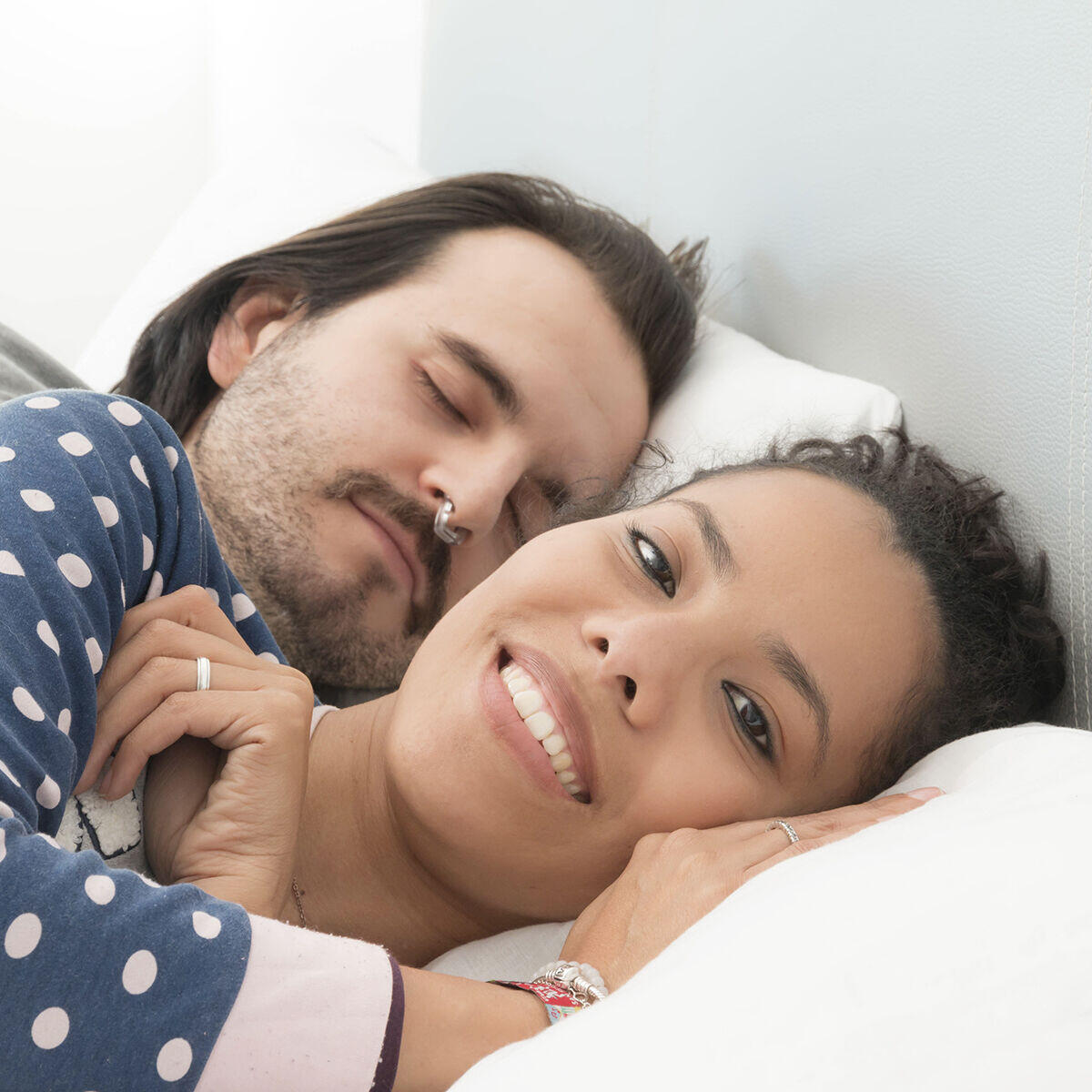 Dilatador Nasal Magnético Antirronquidos – Respira Mejor, Reduce los Ronquidos y Duerme Profundamente Toda la Noche | Silicona Ergonómica Reutilizable | Mejora el Flujo de Aire y Alivia la Congestión Nasal